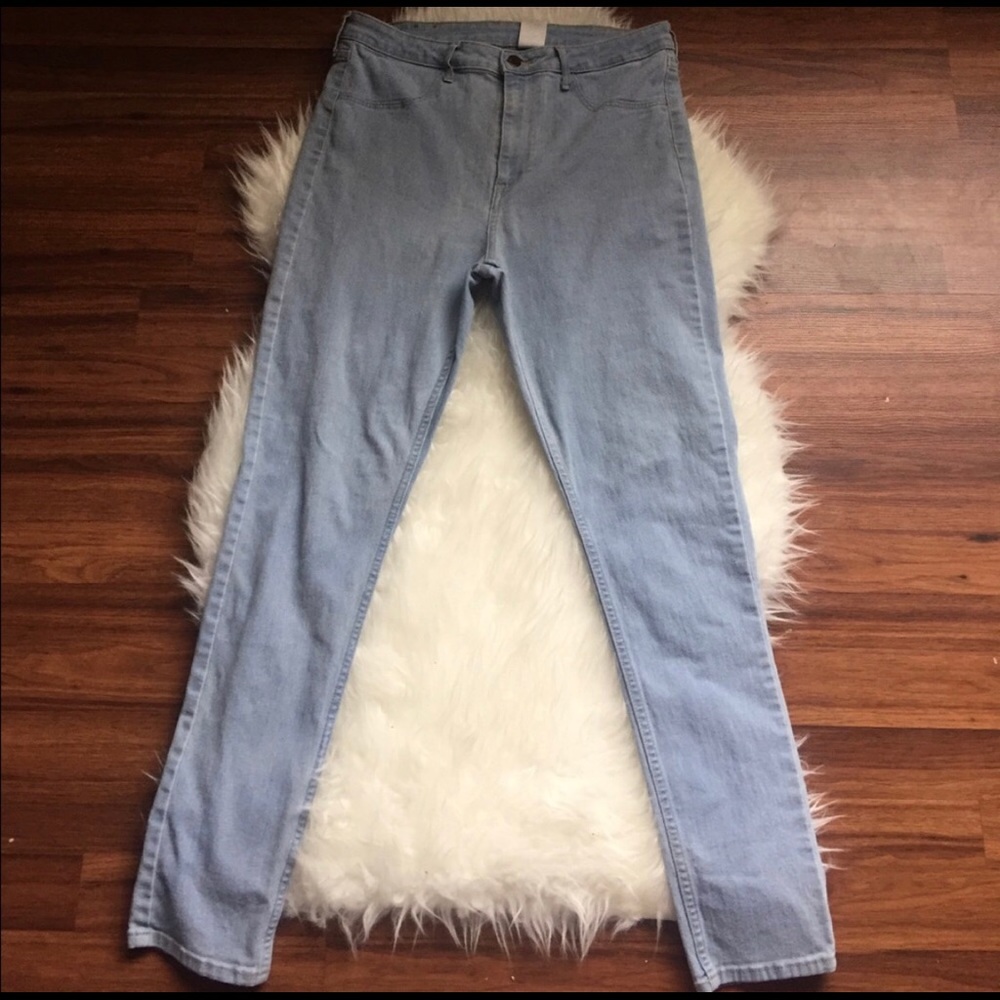 H&M light wash high waist skinny jeans...